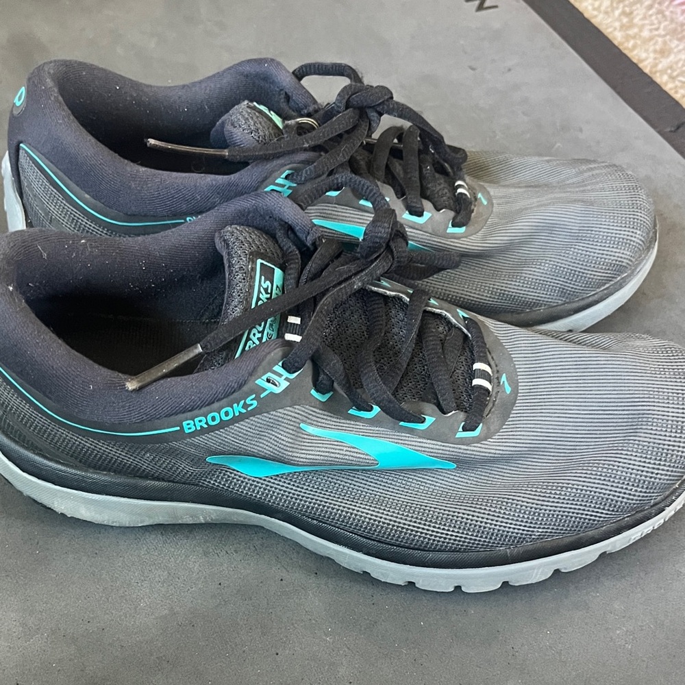 Brooks Pure flow 7 size 7.5